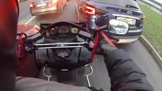 Руснак бори трафика в Москва с Honda Silver Wing   - Videoclip.bg