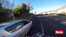 Моторист видя с очите си ,какво е да си най - големия неблагодарник на пътя!   - Videoclip.bg