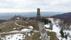 Над връх Шипка в разгара на празненствата снимано с дрон (видео) - Videoclip.bg