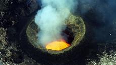 Невероятно! Вижте с Google Street View виртуална разходка в кратера на активен вулкан на остров Ambrym - Videoclip.bg