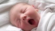 С Благодарност за живота! Лекари спасиха живота на 4-месечно бебе с уникална операция на тумор - Videoclip.bg