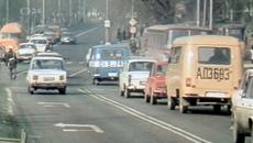 Ретро Кадри! Вижте Какви Коли Се Движеха В София През 1982 Година! - Videoclip.bg