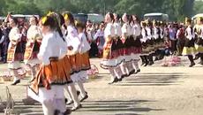 Празник на розата в Казанлък - Карнавал розобер - Videoclip.bg