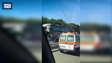 Зверска катастрофа между автобуси край Отманли, трима са ранени - Videoclip.bg