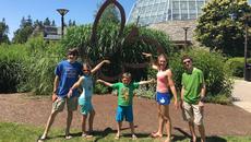 Вижте мъжът, който прави най-прекрасните комплименти на жена си - Videoclip.bg