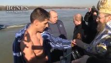 Хвърляне на кръста Йордановден 2018 в Русе - Videoclip.bg