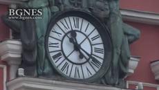 Тази нощ в 3 часа местим стрелките на часовниците с час напред - Лятното часово време 25.03.2018 г - Videoclip.bg