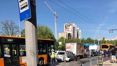 Верижна катастрофа в София днес - Два автобуса и пет коли се удариха - Videoclip.bg