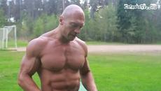 Лесна комбинирана тренировка за ръце, гърди,  трицепс и рамо. - Videoclip.bg