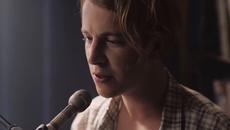 Tom Odell - Half As Good As You (Official Video) ft. Alice Merton - Videoclip.bg