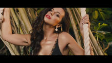 NK (Настя Каменских) — PELIGROSO - ОПАСЕН - Videoclip.bg