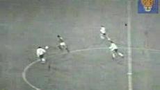 Gundi's goal at Wembley - Videoclip.bg