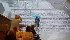 Красиво е! Ето как се наводни подлезът на Софийски университет (ВИДЕО) - Videoclip.bg