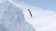 Невероятно! Вижте скок от айсберг в ледените води на Антарктика (ВИДЕО) - Videoclip.bg