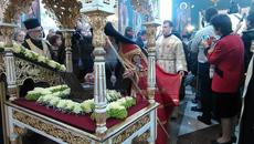 ПОКЛОНЕНИЕ В ПЛОВДИВ: Стотици се събраха пред мощите на Свети апостол Андрей Първозвани - Videoclip.bg