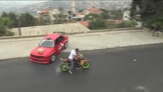 Шоу дрифт с коли и мотори - Videoclip.bg