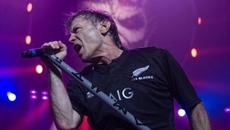 Хеви-метъл легендата „Iron Maiden” пяха в Пловдив тази нощ! Гребната база - Videoclip.bg