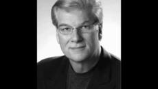 Laurie explains the difference between Paul Carrack & Eric Stewart on Things We Do For Love p 1 - Videoclip.bg