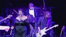 Почина кралицата на соула Арета Франклин - Певицата си отиде от този свят на 76 годин - Videoclip.bg