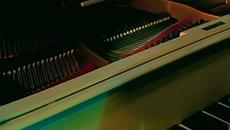 Tribute to John Cissy Houston and family  I'm Not In Love by 10cc - Videoclip.bg