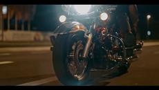 MIA BORISAVLJEVIC - PRICAJU PO GRADU (OFFICIAL VIDEO) - Videoclip.bg