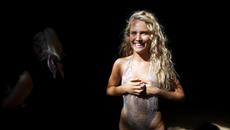 Sailor Brinkley Cook shines in a cave in Aruba  - CANDIDS - Sports Illustrated Swimsuit.MP4 - Videoclip.bg