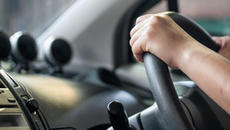 ТЕЖКА КАТАСТРОФА ДНЕС! Кола се блъсна в дърво, загина млада жена - Videoclip.bg