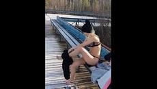 ДОКАТО СЕ НАКАНИ ДА СКОЧИ И......ЕЗЕРОТО ЗАМРЪЗНА - Videoclip.bg