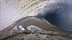 НА КОСЪМ ОТ...... - Videoclip.bg