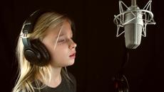 Nothing Else Matters Cover by Jadyn Rylee П Р Е В О Д - Videoclip.bg