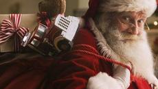 Дядо Коледа се спусна по въже от един от небостъргачите в Берлин - Videoclip.bg