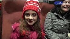 Дядо Коледа раздава подаръци в теснолинейката - Videoclip.bg