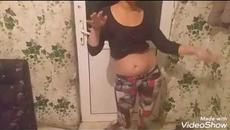 Момичето как играе кючек и момчето и състезание Горно Езерово кючек четвърти март 8 март - Videoclip.bg