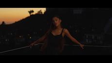 Ariana Grande - break up with your girlfriend, i'm bored - Videoclip.bg