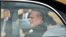 Съпругът на кралица Елизабет II Принц Филип катастрофира край имение на британското кралско семейство - Videoclip.bg