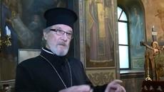 Хиляди левове оставени в олтара на църква в Асеновград - Videoclip.bg