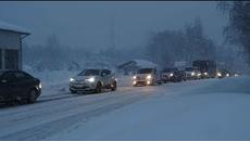 Тежка обстановка заради обилен снеговалеж в прохода Предела - Videoclip.bg