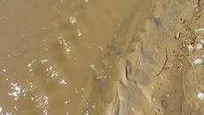 Ето как сами да си наберем злато! От брега на реката както и сухото дере (ВИДЕО) - Videoclip.bg