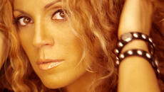 Indira Radic - Dve muzike / bg sub / - Videoclip.bg