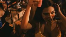 NEW! Bad Bunny feat. Drake - Mia ( Video Oficial ) - Videoclip.bg