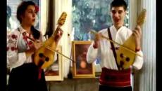 ДУЕТ "КОШАВСКИ ВЕТЪР" - A CAZUT FRUNZA DIN VII - Videoclip.bg