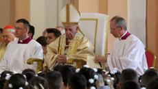 Папата се помоли за Мир на Земята в София 2019 г. Папа Франциск посети България (ВИДЕО) - Videoclip.bg