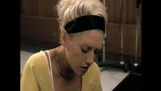 Gwen Stefani - What You Waiting For (Clean Version) (Official Music Video) - Videoclip.bg