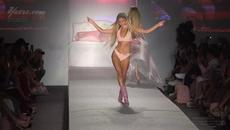 Вижте супер секси манекенки 2020 Frankies Bikinis - Swimwear (Модно ревю дамско бельо) - Videoclip.bg