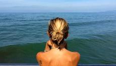 Marea Cantautrice - Je regarde l'ocean - Videoclip.bg