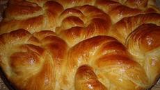 Останете в къщи и си омесете питка! Домашен селски хляб без месене Опечен под капак - Вижте рецептата (ВИДЕО) - Videoclip.bg