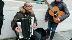 Уникални улични музиканти! - Videoclip.bg