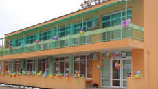 6-годишно дете паднало от втория етаж на ЦДГ „Бреза“ в Пловдив! Момченцето решило, че може да лети - Videoclip.bg