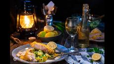 ЛЯТНА РЕЦЕПТА ЗА ПЪРЖЕН СОМ С КАРТОФИ! ВИЖТЕ ТАЙНИТЕ НА ПЕРФЕКТНОТО ПРИГОТВЯНЕ. - Videoclip.bg