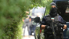 Задържаха приближени на Васил Божков, сред тях и бивш служител на МВР - Videoclip.bg